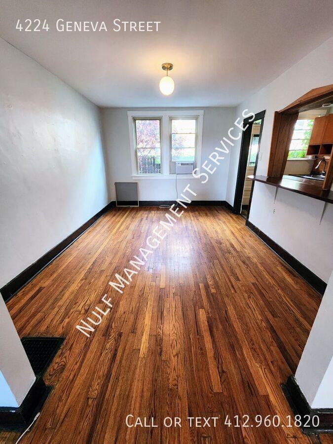 4224 Geneva St - Photo 5 of 12