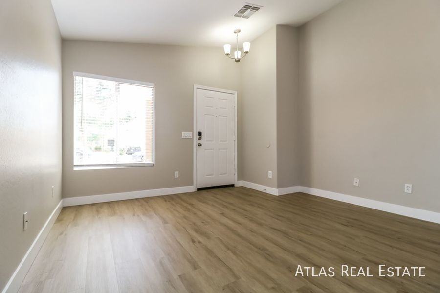 12038 W Corrine Dr - Photo 4 of 21