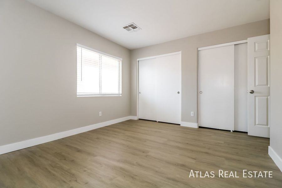 12038 W Corrine Dr - Photo 7 of 21