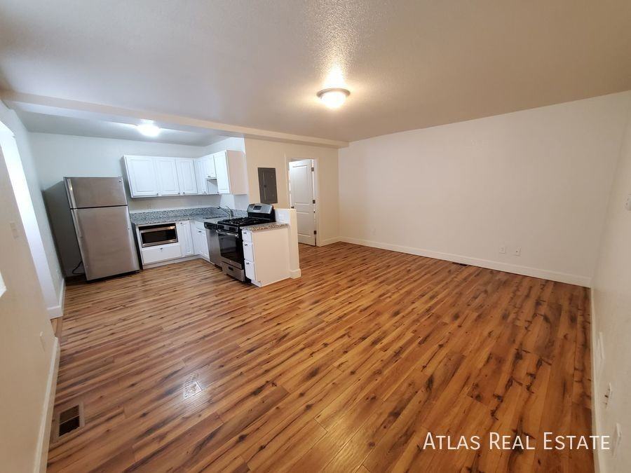 105 W Union Ave - Photo 4 of 9