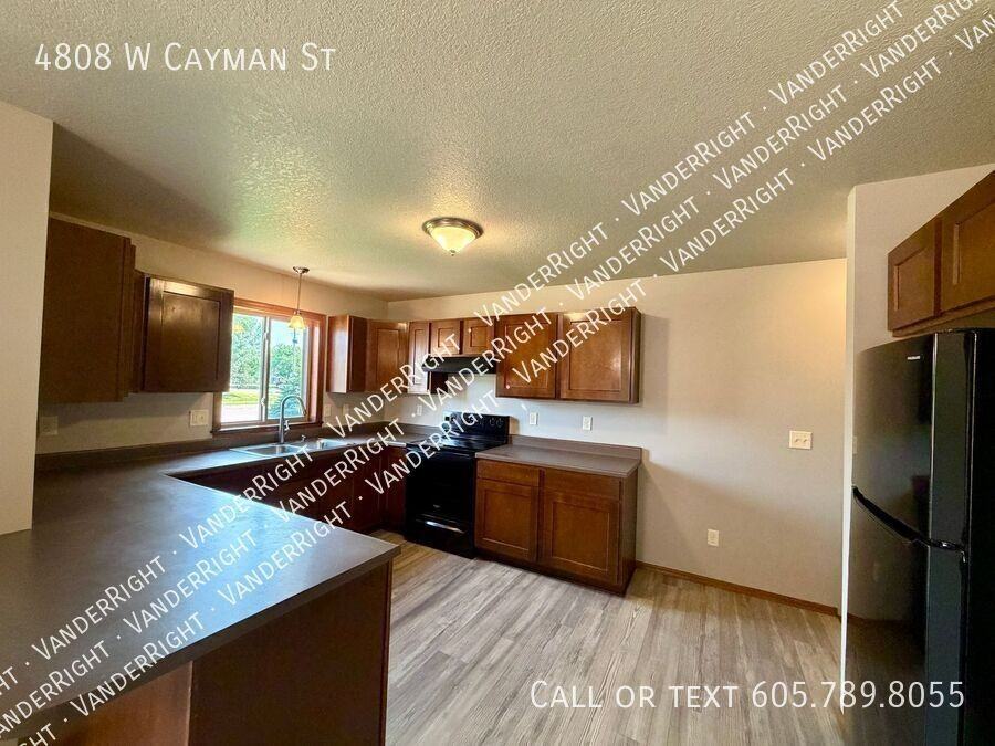 4808 W Cayman St - Photo 6 of 30
