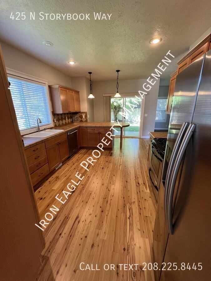 425 N Story Book Way - Photo 4 of 30