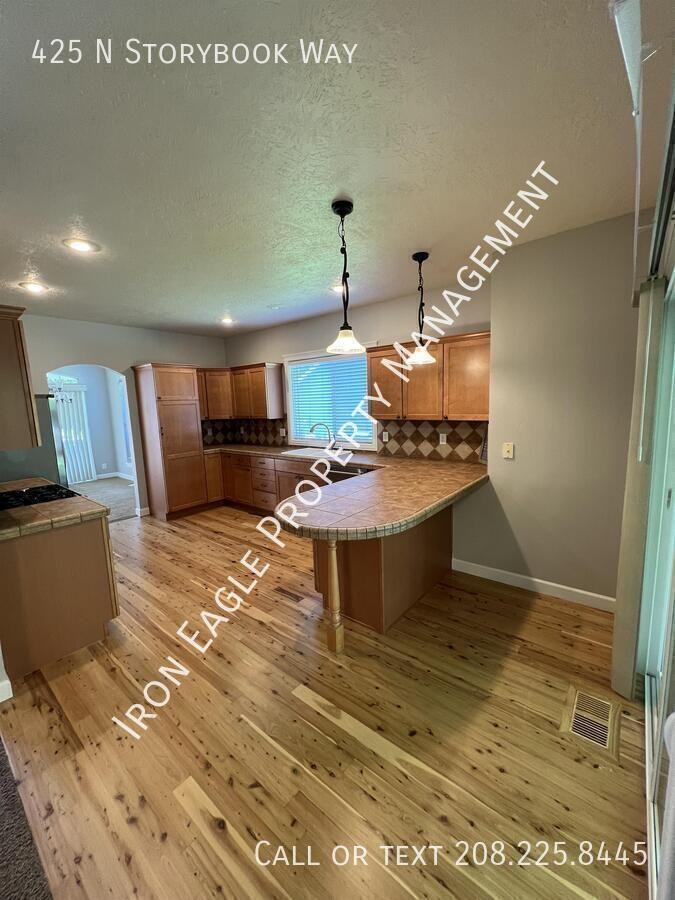 425 N Story Book Way - Photo 5 of 30