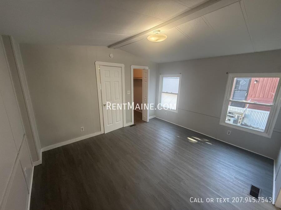 715 College Ave - Photo 2 of 15