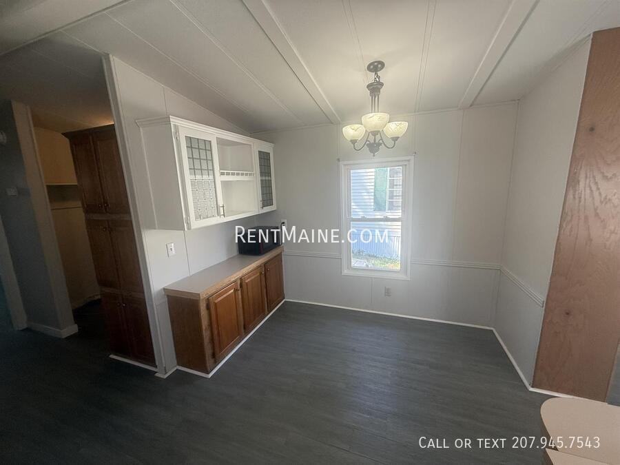 715 College Ave - Photo 5 of 15