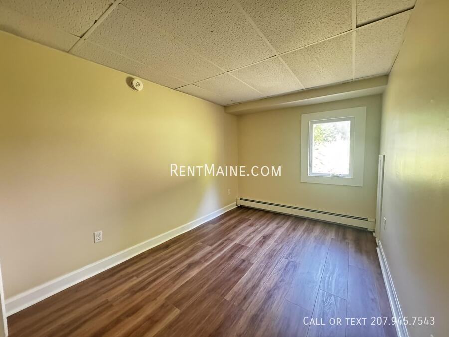 114 Riverside Dr #5 - Photo 5 of 10