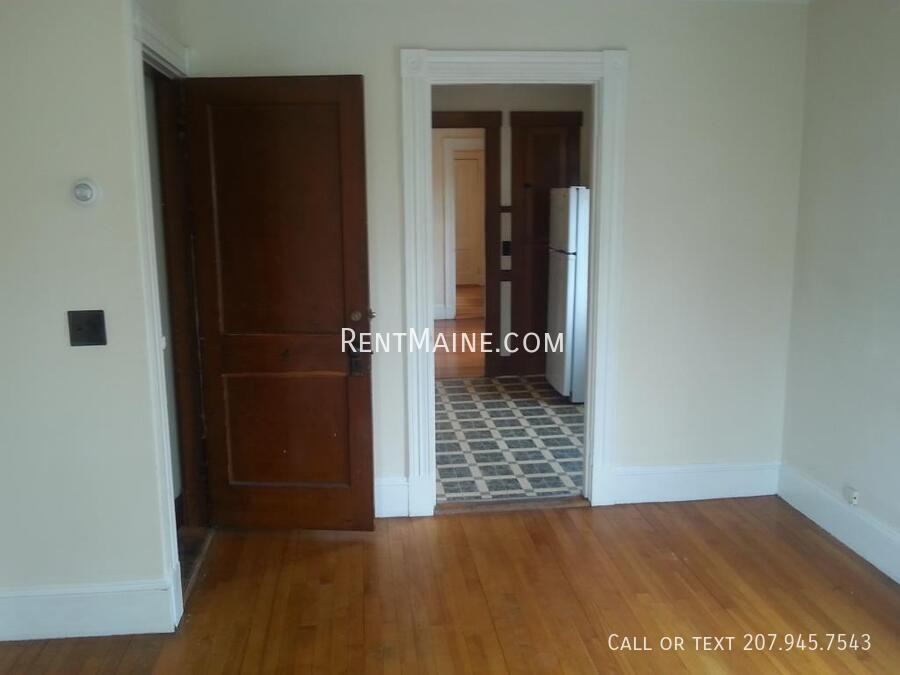 14 Catell St #4 - Photo 3 of 10