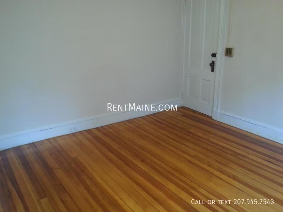 14 Catell St #4 - Photo 7 of 10