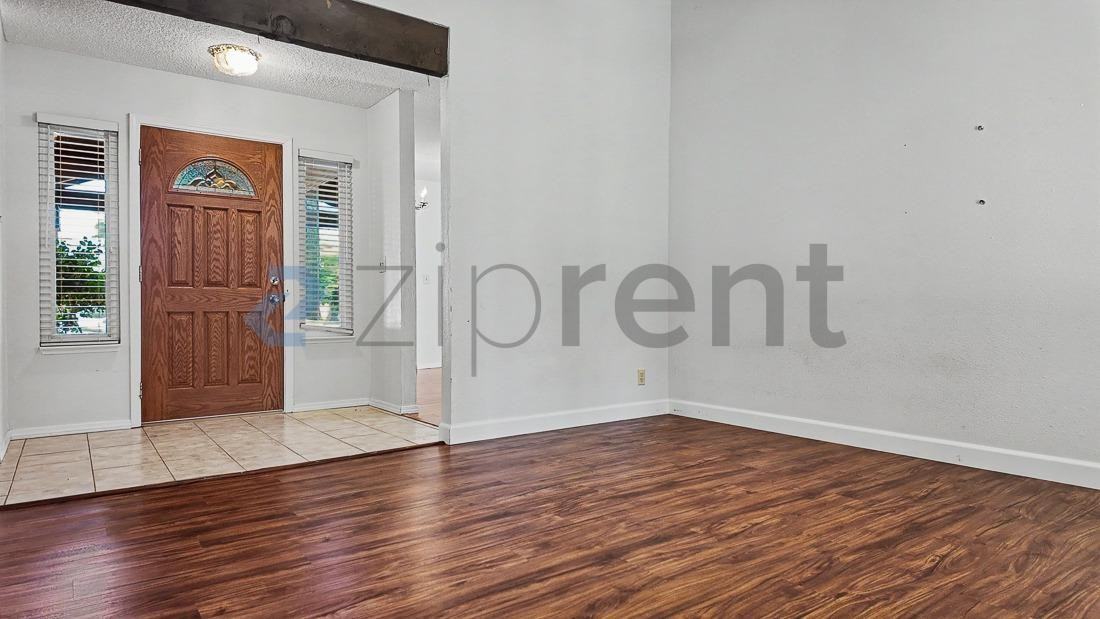 9517 Helio Dr #9517 - Photo 4 of 33