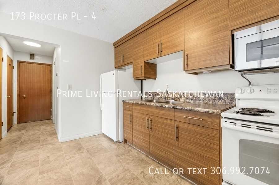 173 Procter Pl #4