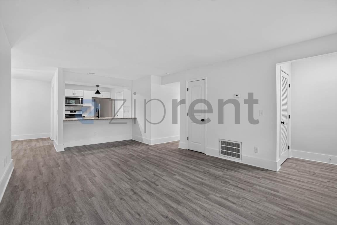 4013 Hawthorne Cir Se #3 - Photo 6 of 24
