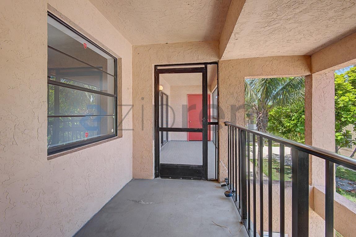 1409 Lake Ave #6 - Photo 4 of 21
