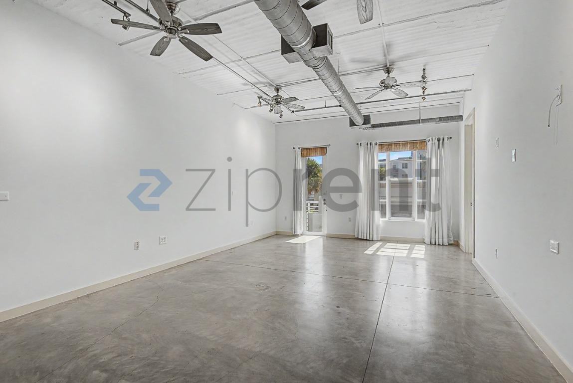 103 Se 4th Ave #203 - Photo 4 of 38