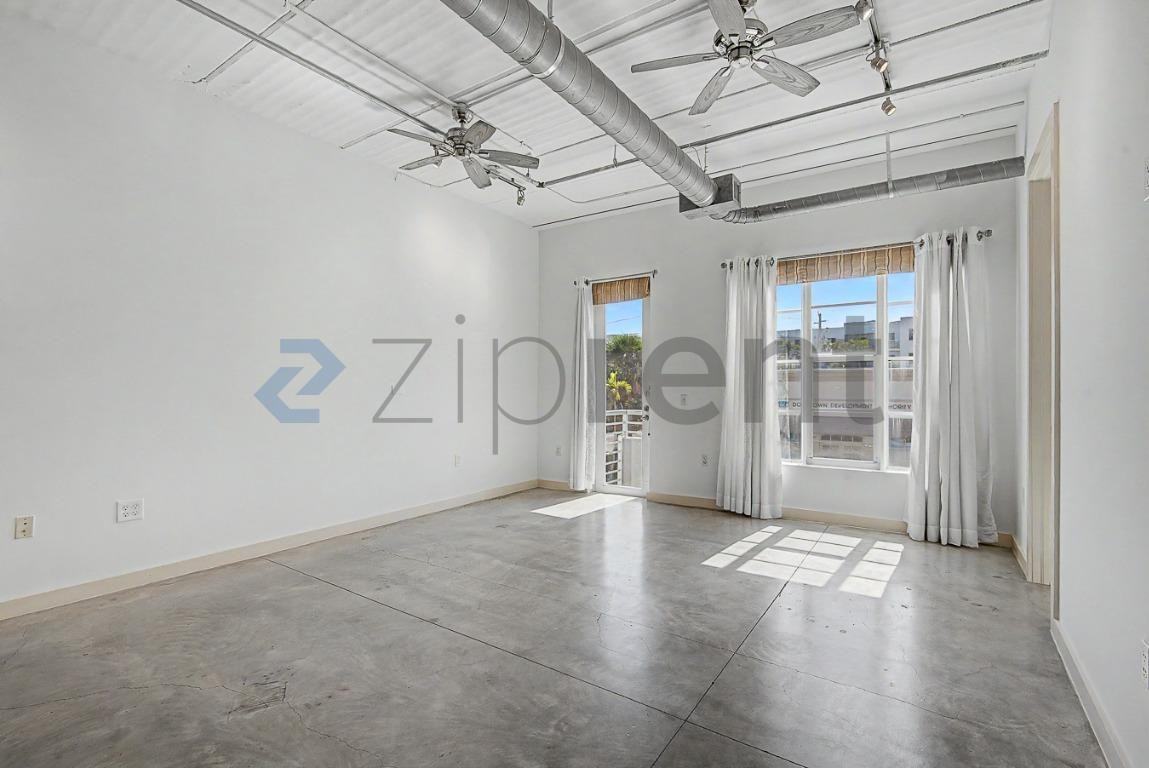 103 Se 4th Ave #203 - Photo 6 of 38