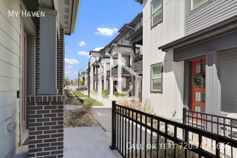 1320 Hoyt St - Photo 4 of 26