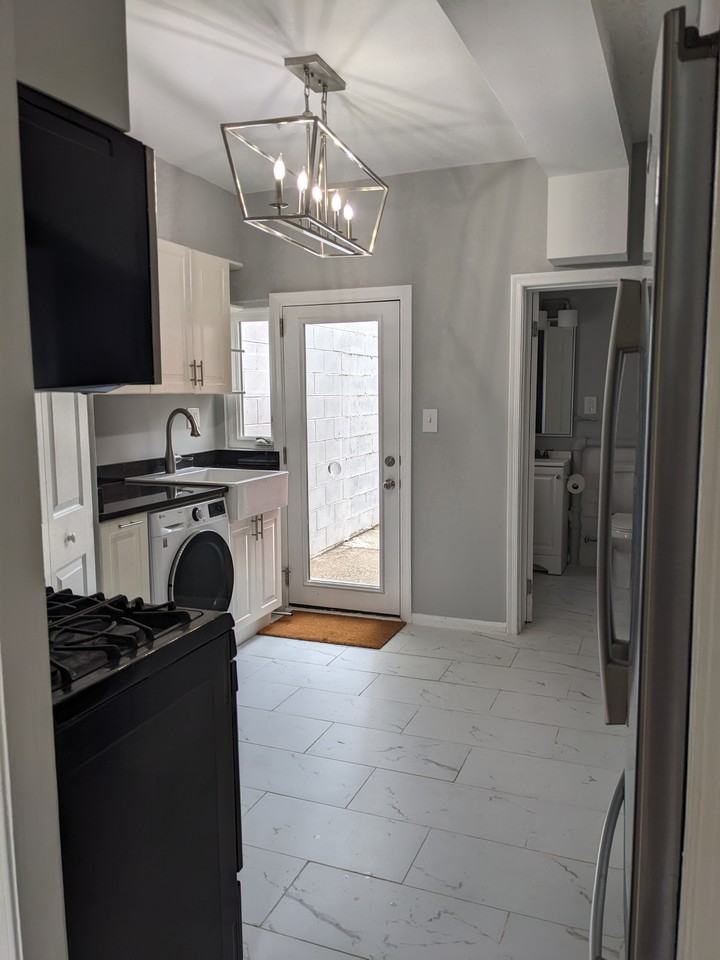 329 L St Ne - Photo 5 of 10