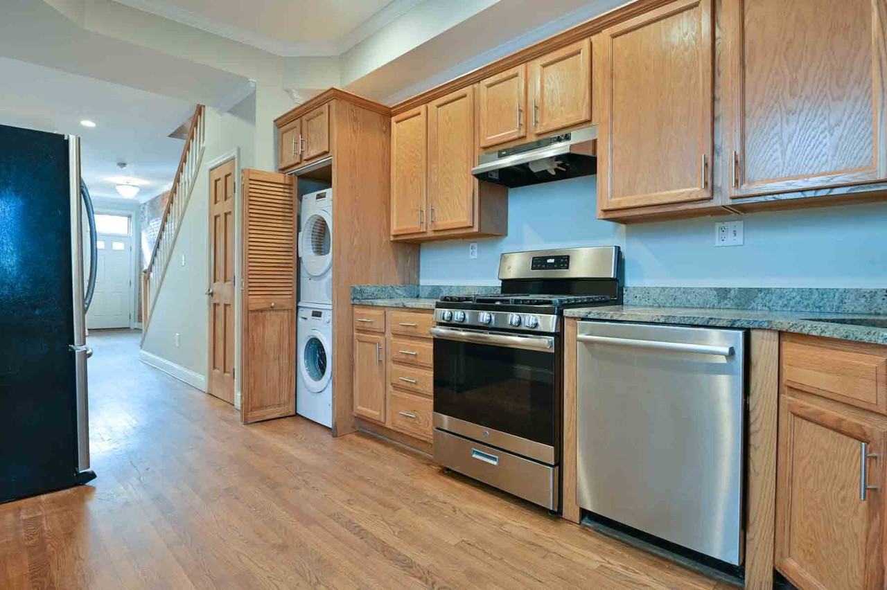 1318 Florida Ave Ne - Photo 6 of 23