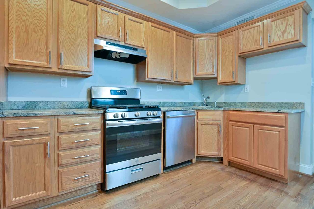 1318 Florida Ave Ne - Photo 7 of 23