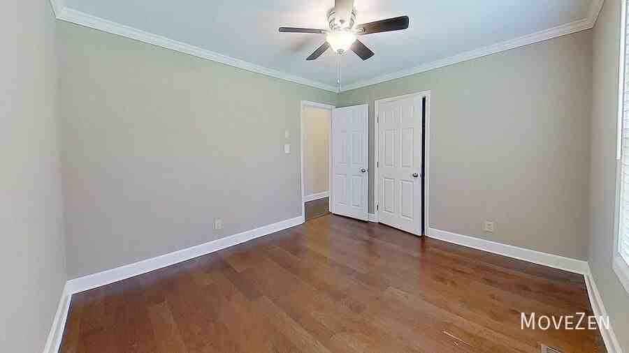 747 Hall Spencer Rd - Photo 7 of 39