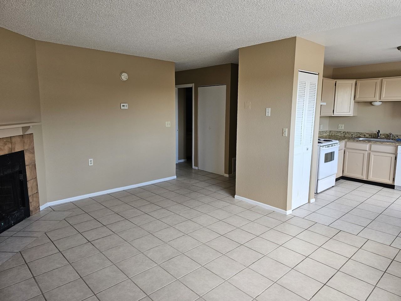 3480 Cochran Dr #D - Photo 3 of 19