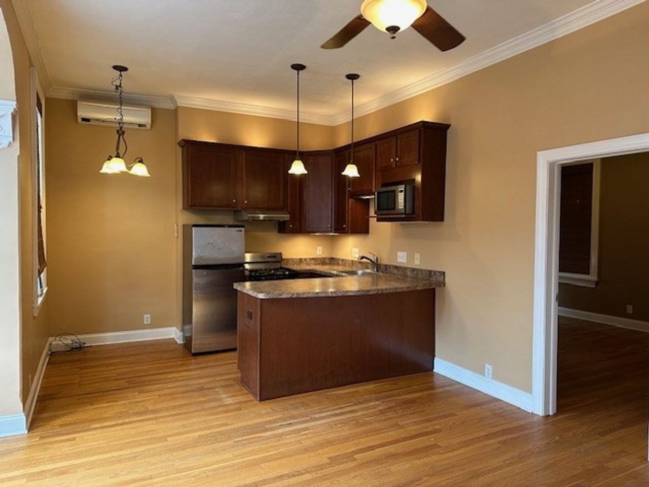 214 Pine St #2F - Photo 3 of 11