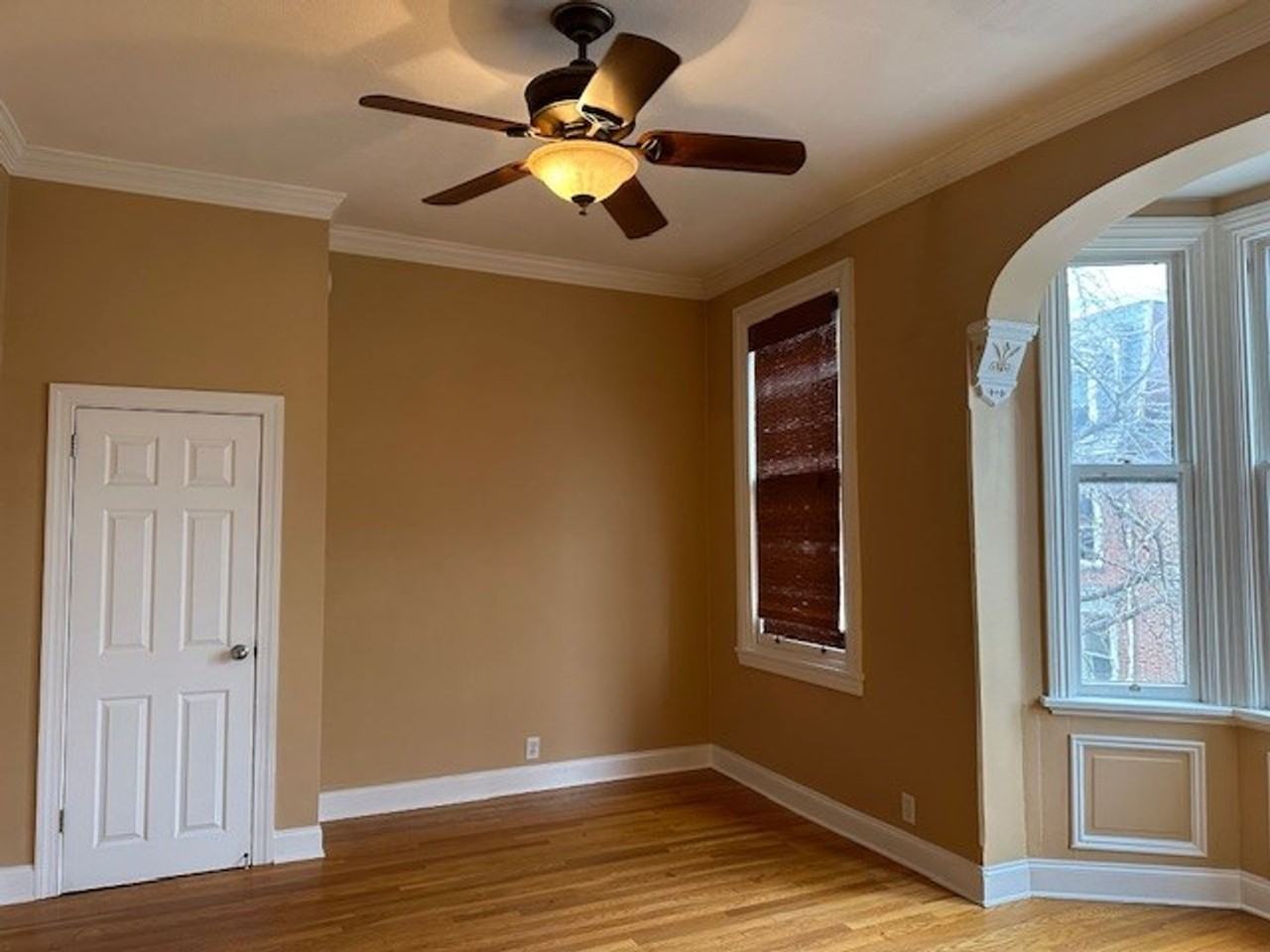 214 Pine St #2F - Photo 4 of 11