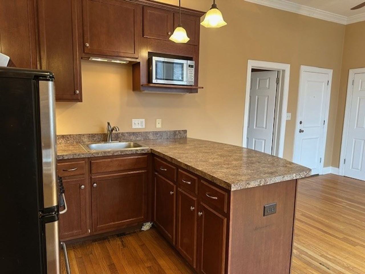 214 Pine St #2F - Photo 5 of 11