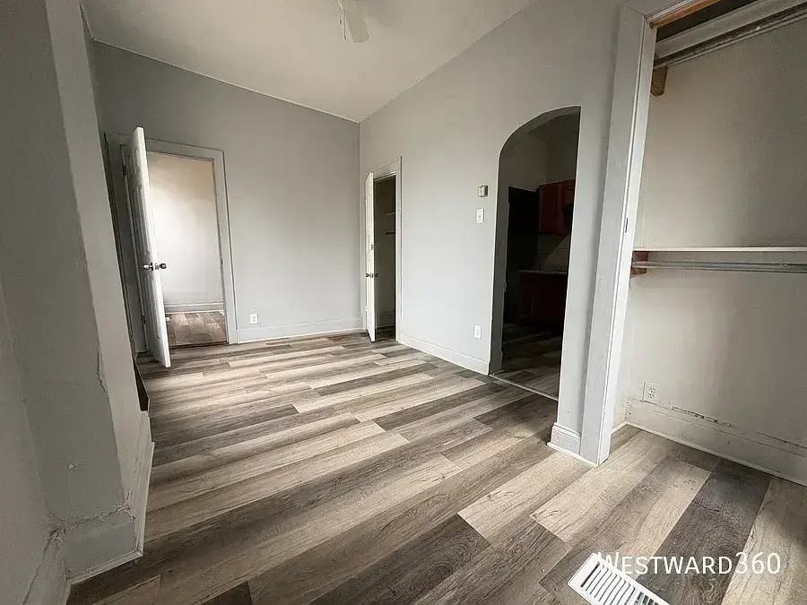 7122 S Wentworth Ave #2F - Photo 3 of 19