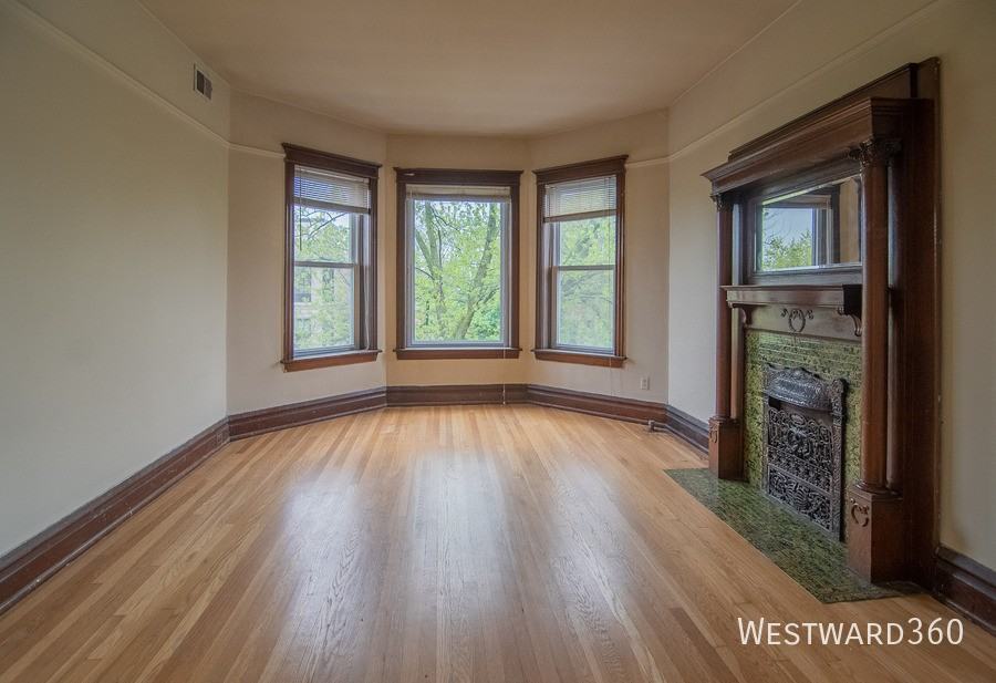3732 N Wayne Ave #3 - Photo 2 of 10