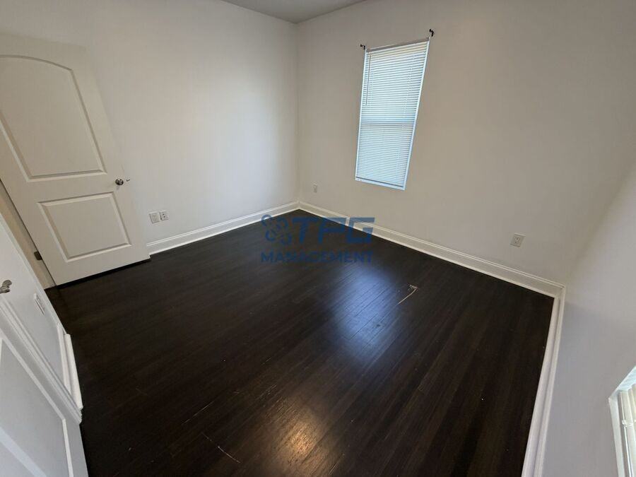 937 Pennington St #1R - Photo 6 of 7