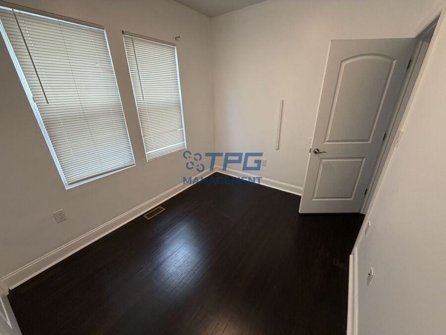 937 Pennington St #1R - Photo 7 of 7