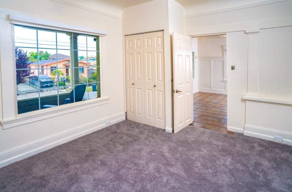 1759 85th Ave - Photo 5 of 12