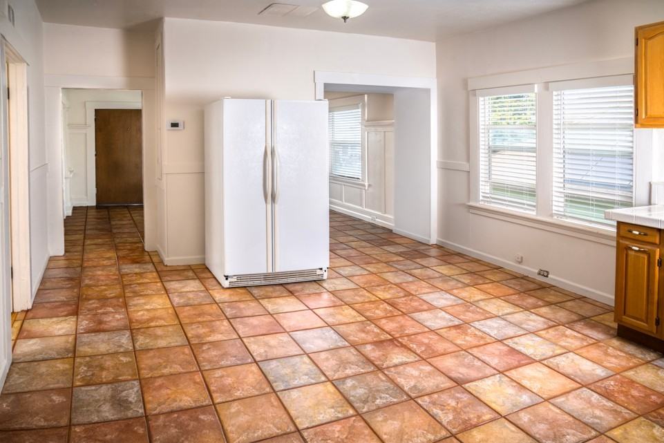 1759 85th Ave - Photo 5 of 24