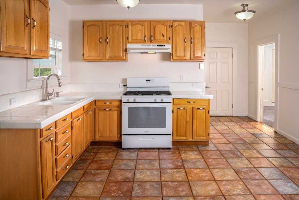 1759 85th Ave - Photo 3 of 24