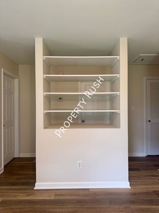 709 N Holly St - Photo 7 of 27