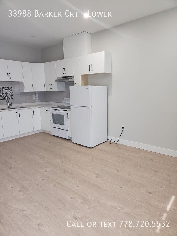 33988 Barker Crt - Photo 2 of 7
