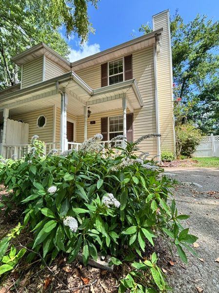 211 Hillside Ct - Photo 3 of 31