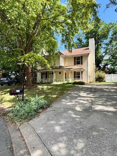 211 Hillside Ct - Photo 4 of 31