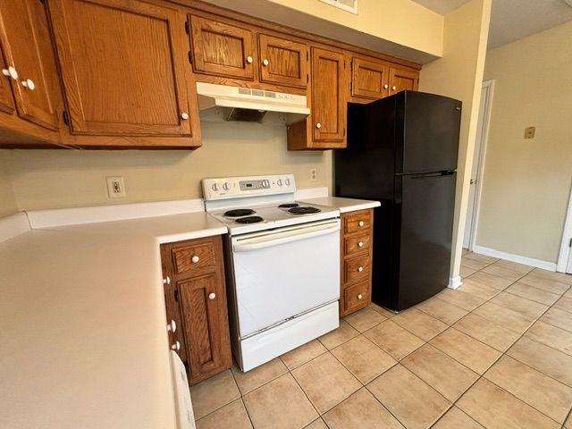 211 Hillside Ct - Photo 6 of 31