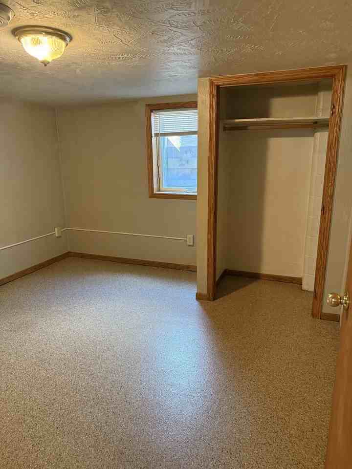1036 Center St #B - Photo 7 of 9
