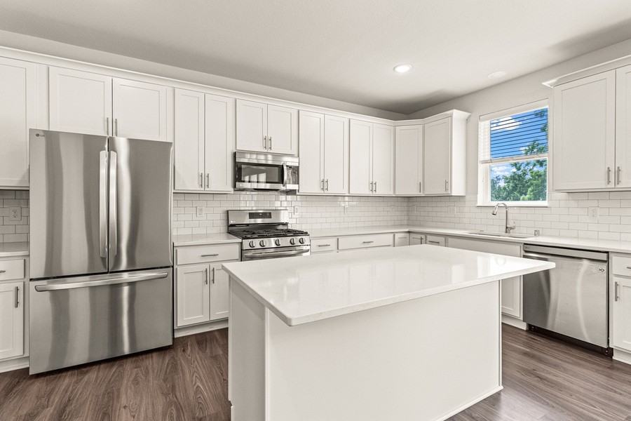 3907 18th Pl - Photo 4 of 26