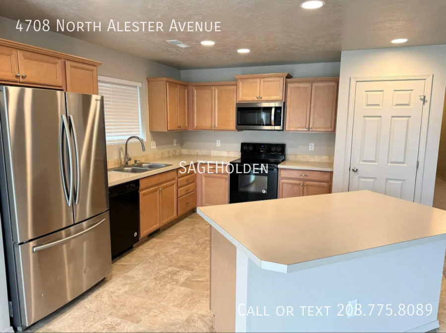 4708 N Alester Ave - Photo 4 of 18