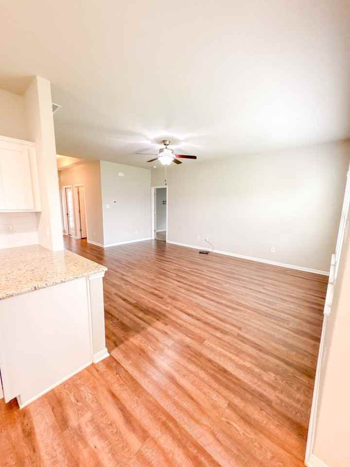 7507 Park Mdw - Photo 2 of 17