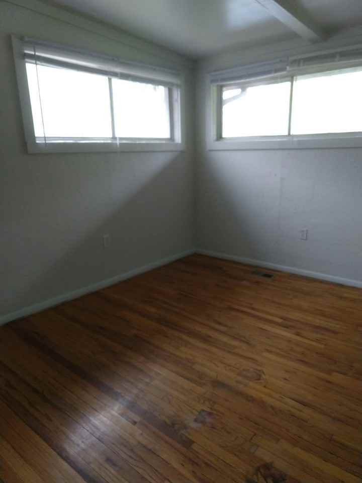 730 West 25th Street, Unit B - - Photo 4 of 7