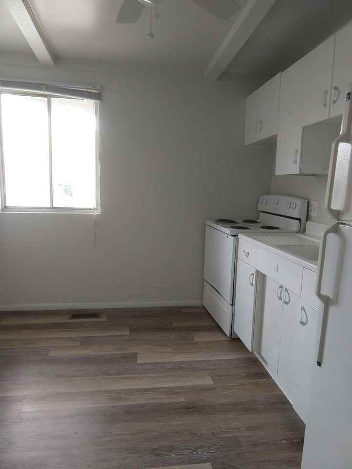 730 West 25th Street, Unit B - - Photo 6 of 7