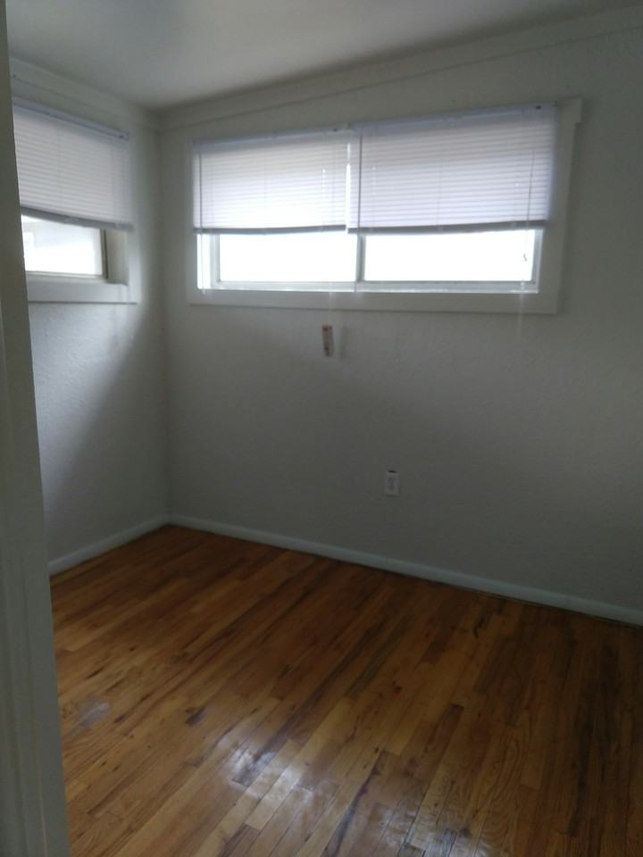 730 West 25th Street, Unit B - - Photo 7 of 7