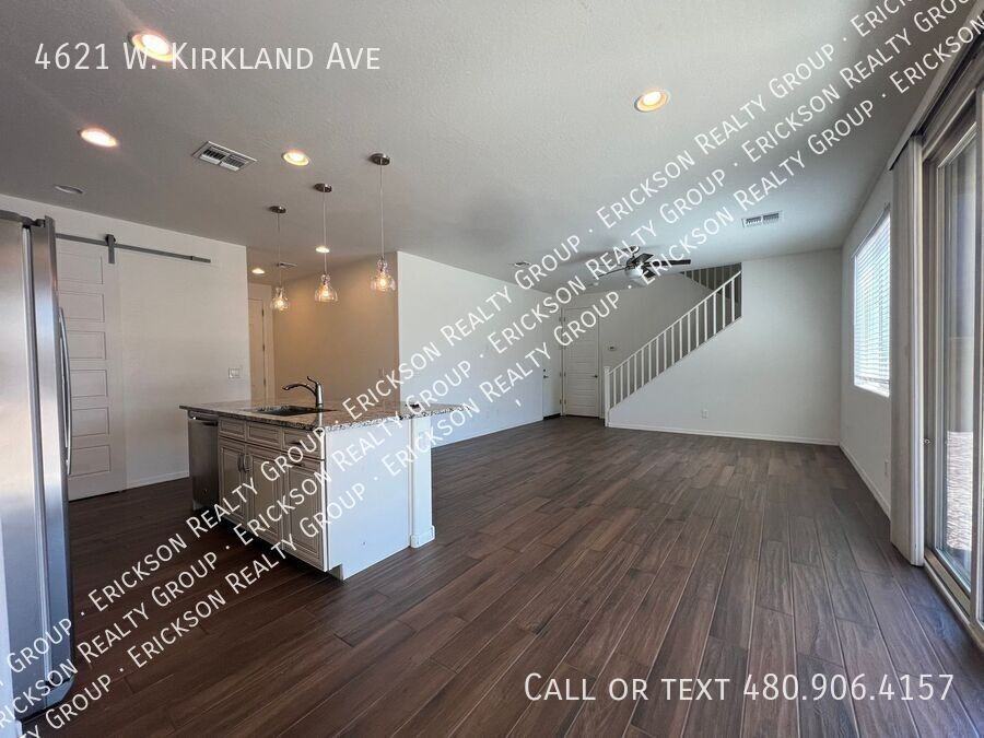 4621 W Kirkland Ave - Photo 2 of 27