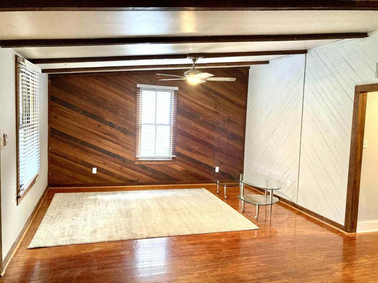 736 SE 9th St - Photo 7 of 12