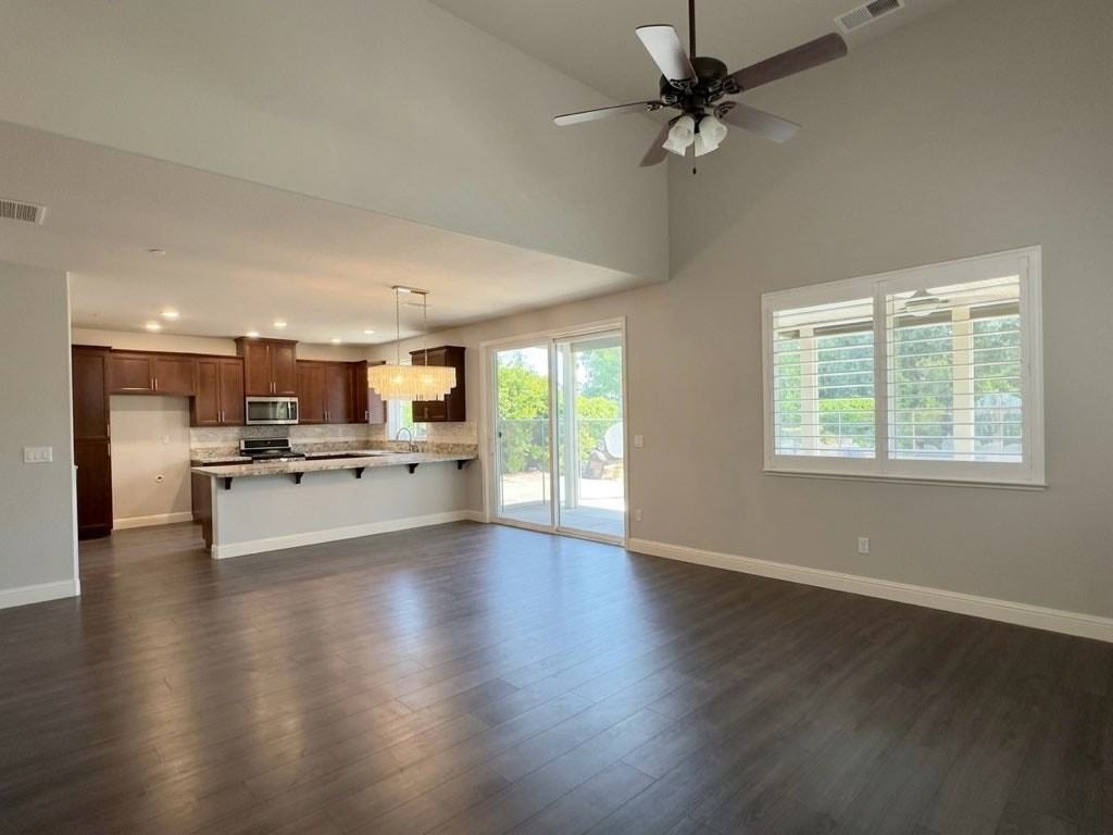 233 Vanney Ct - Photo 6 of 16