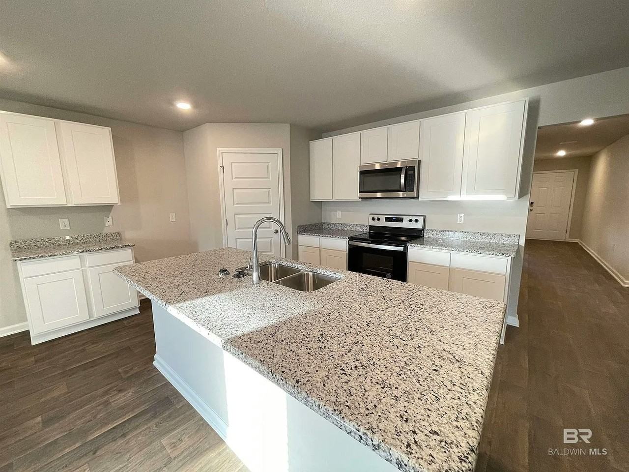 20651 Mercury Drive - Photo 2 of 16